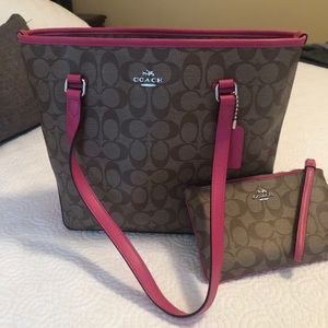 Coach zippered bag with wristlet